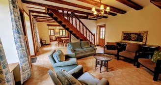 La Maison des Bois gîte du Domaine de Montintin à Chateau Chervix - salon_5 La Maison des Bois gîte du Domaine de Montintin à Chateau Chervix - salon_5