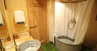 Les Hauts de Fressanges à Vicq sur breuilh - la chambre Grenier - salle d'eau_20