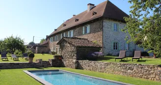 La maison, vue de la piscine._45 La maison, vue de la piscine._45