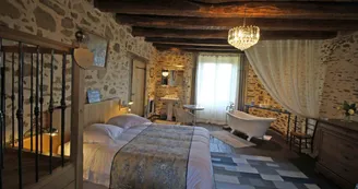 Chambre avec salle de bain intégrée._7