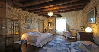 Chambre avec salle de bain intégrée._5