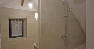 Gite le 1906 à Beau Bourna commune de Glanges - douche sanitaire chambre douce_43