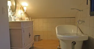 Gite le 1906 à Beau Bourna commune de Glanges - salle de bains rosa rosae_46