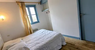 Gite "Le Mazeau - Etang de La Roche" à Meuzac en Haute-Vienne (Limousin)- chambre double étage_11 Gite "Le Mazeau - Etang de La Roche" à Meuzac en Haute-Vienne (Limousin)- chambre double étage_11