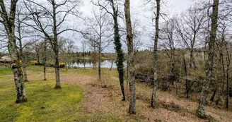 Gite "Chavagnac - Etang de La Roche" à Meuzac en Haute-Vienne (Limousin) - vue étage_3 Gite "Chavagnac - Etang de La Roche" à Meuzac en Haute-Vienne (Limousin) - vue étage_3
