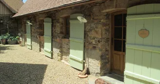 Le gîte, côté cour intérieure._8