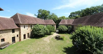 Le vieux château à Vicq sur Breuilh en Haute-Vienne (Nouvelle Aquitaine)_34