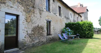 Le vieux château à Vicq sur Breuilh en Haute-Vienne (Nouvelle Aquitaine)_35