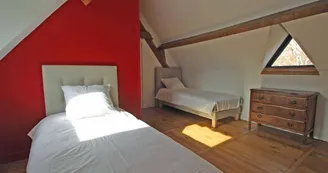 Gite la pommeraie au domaine de Montintin commune de Chateau Chervix en Haute-Vienne - chambre 2 personnes - petite maison_34