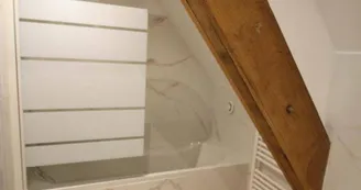 Gite la pommeraie au domaine de Montintin commune de Chateau Chervix en Haute-Vienne - salle de bains petite maison_35