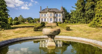 Le Petit Château à Vicq sur Breuilh en Haute-Vienne (Nouvelle Aquitaine)_1 Le Petit Château à Vicq sur Breuilh en Haute-Vienne (Nouvelle Aquitaine)_1